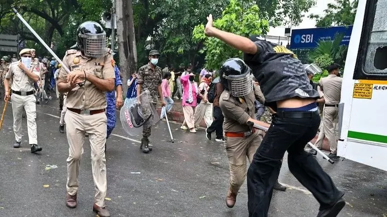 Peaceful Agitation Cannot Warrant Lathicharge: Supreme Court Rebukes Police Force Against Student Protesters